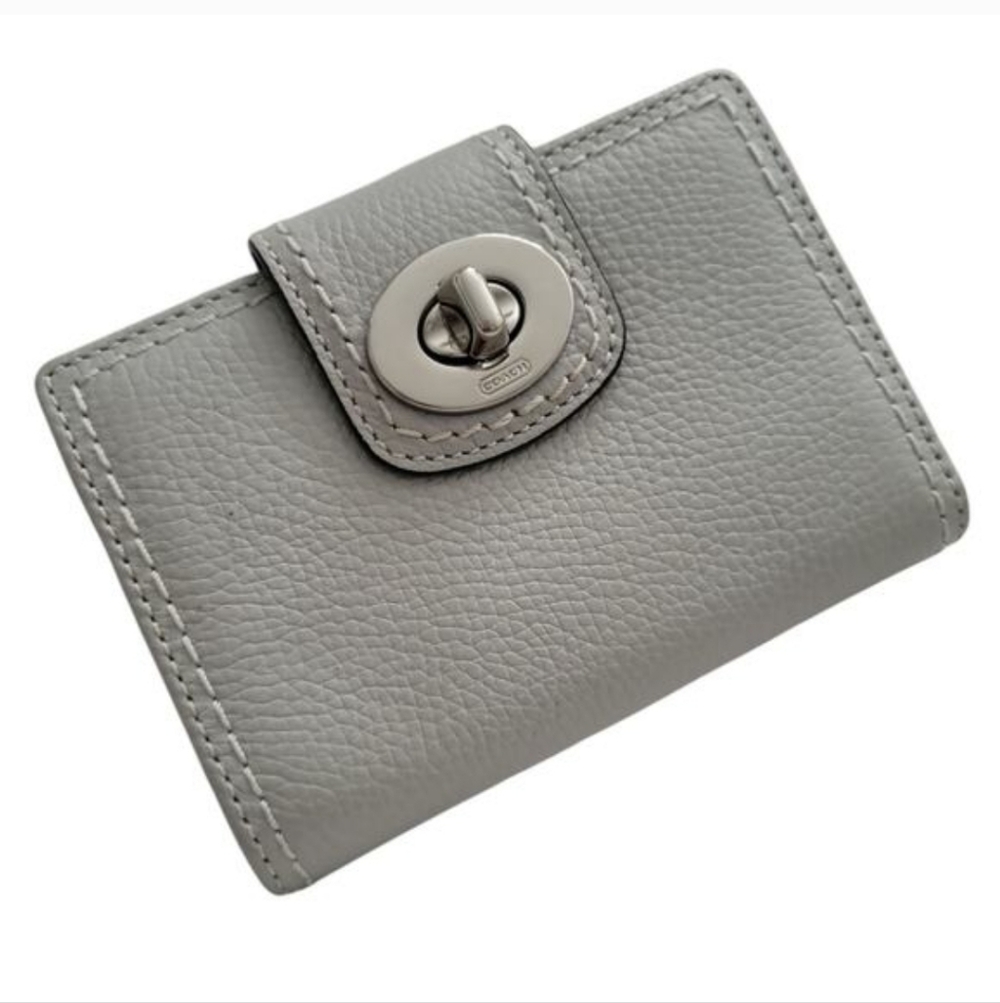 Coach Pebbled Leather Turnlock Wallet in Light Gray
